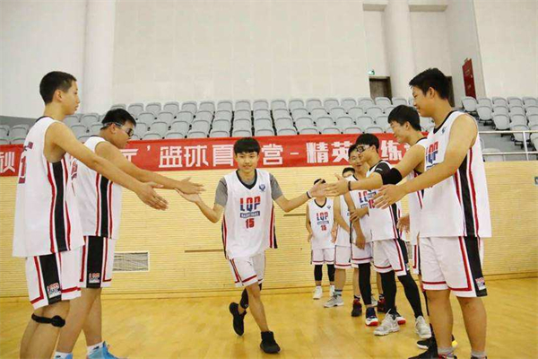 李秋平青少年篮球俱乐部加盟 李秋平青少年篮球俱乐部加盟